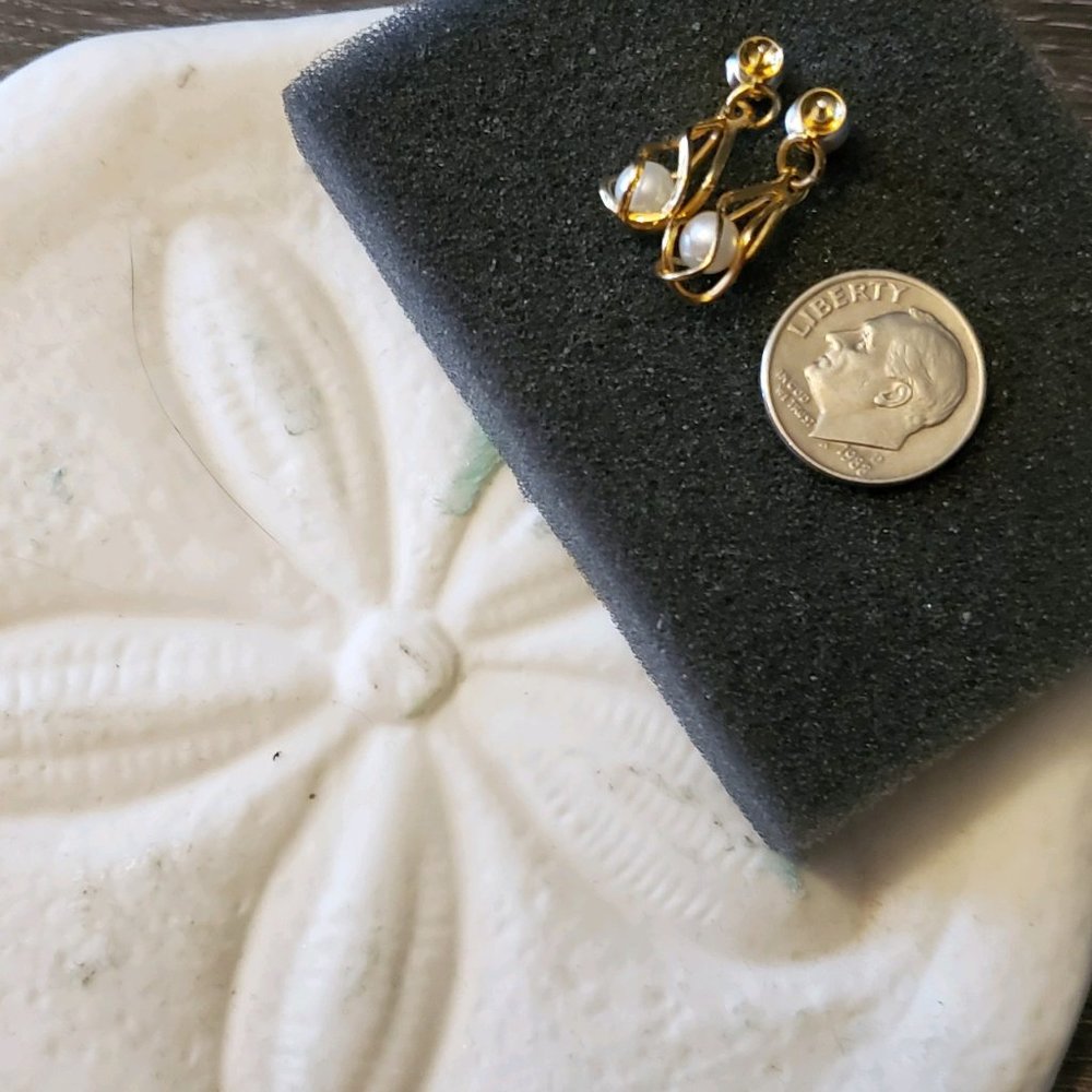 Vintage Gold Tone & Pearls Necklace & Earring Set - Picture 3 of 5